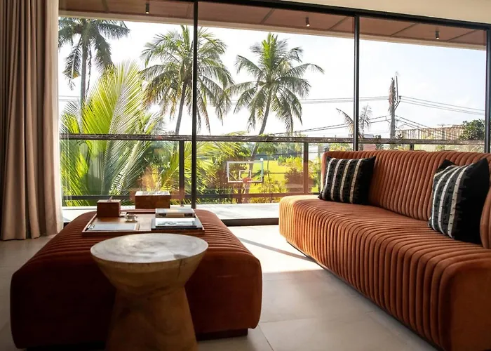 Palm Four - Curated Residences 3 アパート