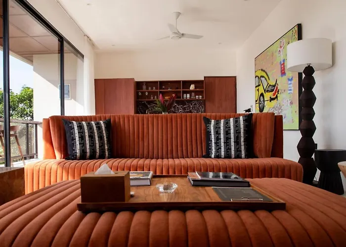 Palm Four - Curated Residences 3 アパート